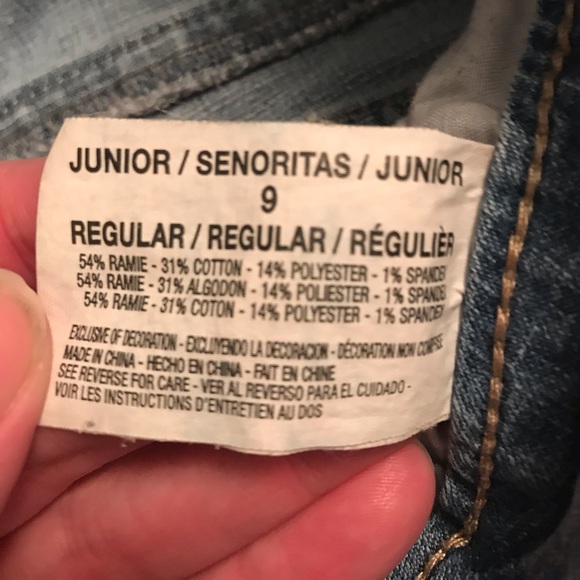 Juniors Lei jeans - Picture 4 of 6